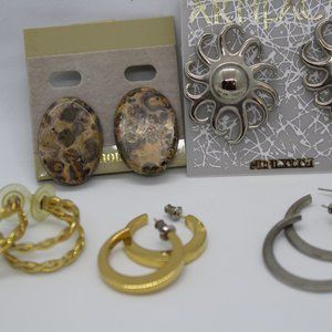 Set of 5 pairs of pierced earrings